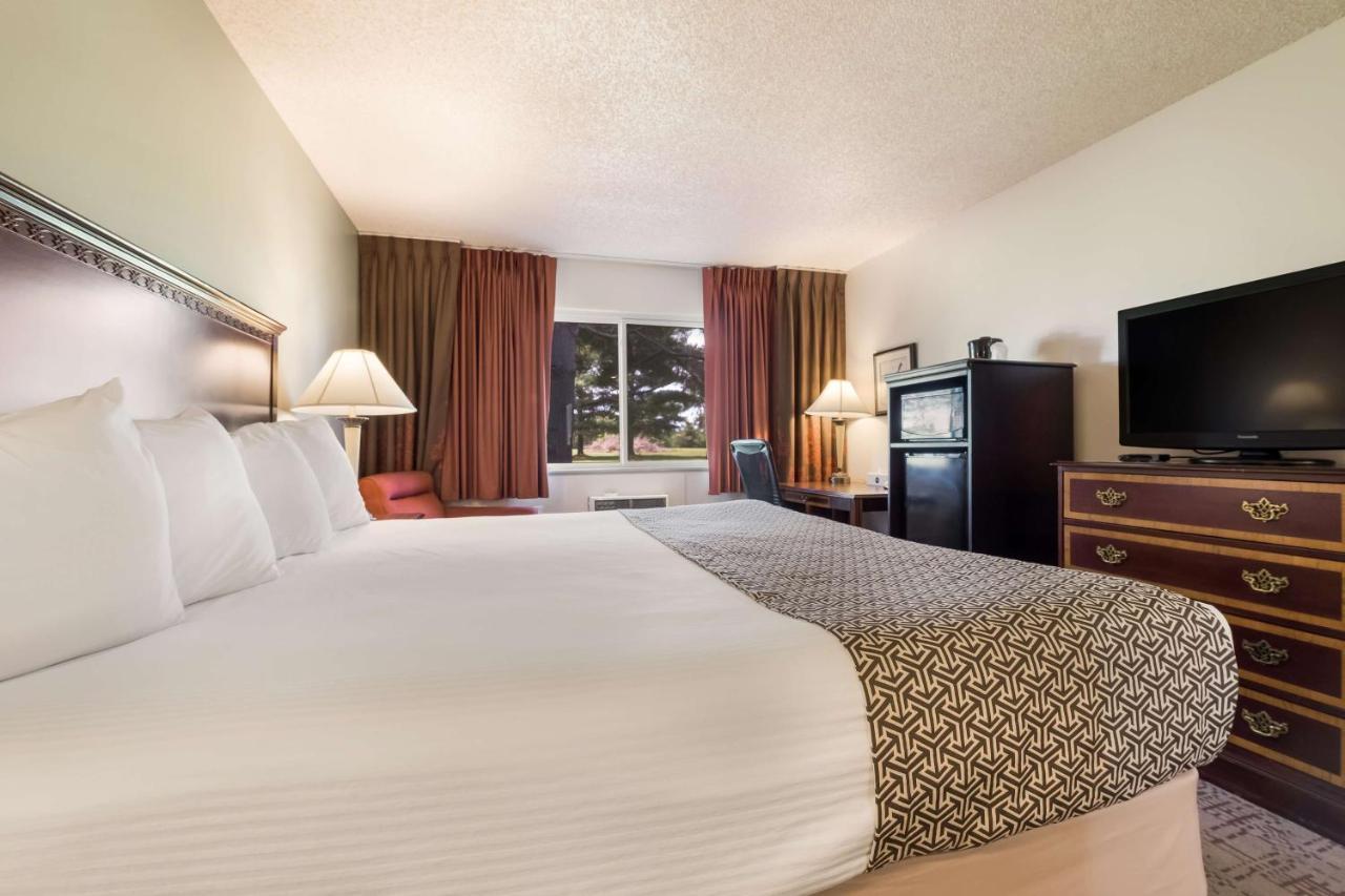 Hotel Surestay By Western Thomson