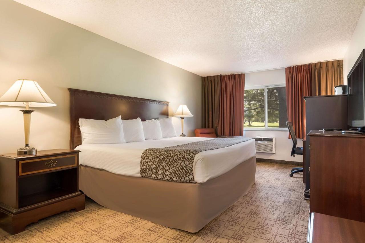 Hotel Surestay By Western Thomson