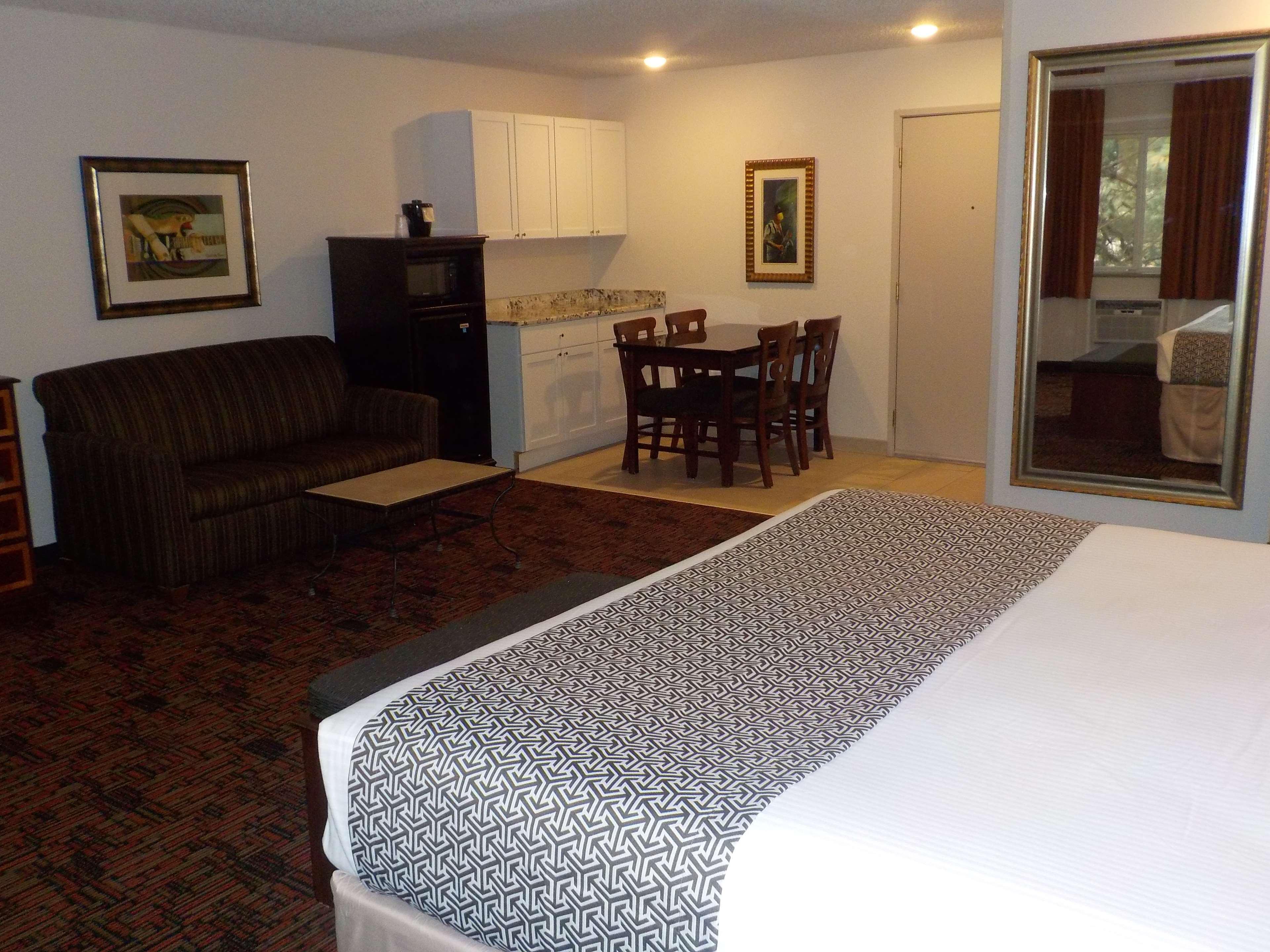 Surestay By Western Hotel 3*